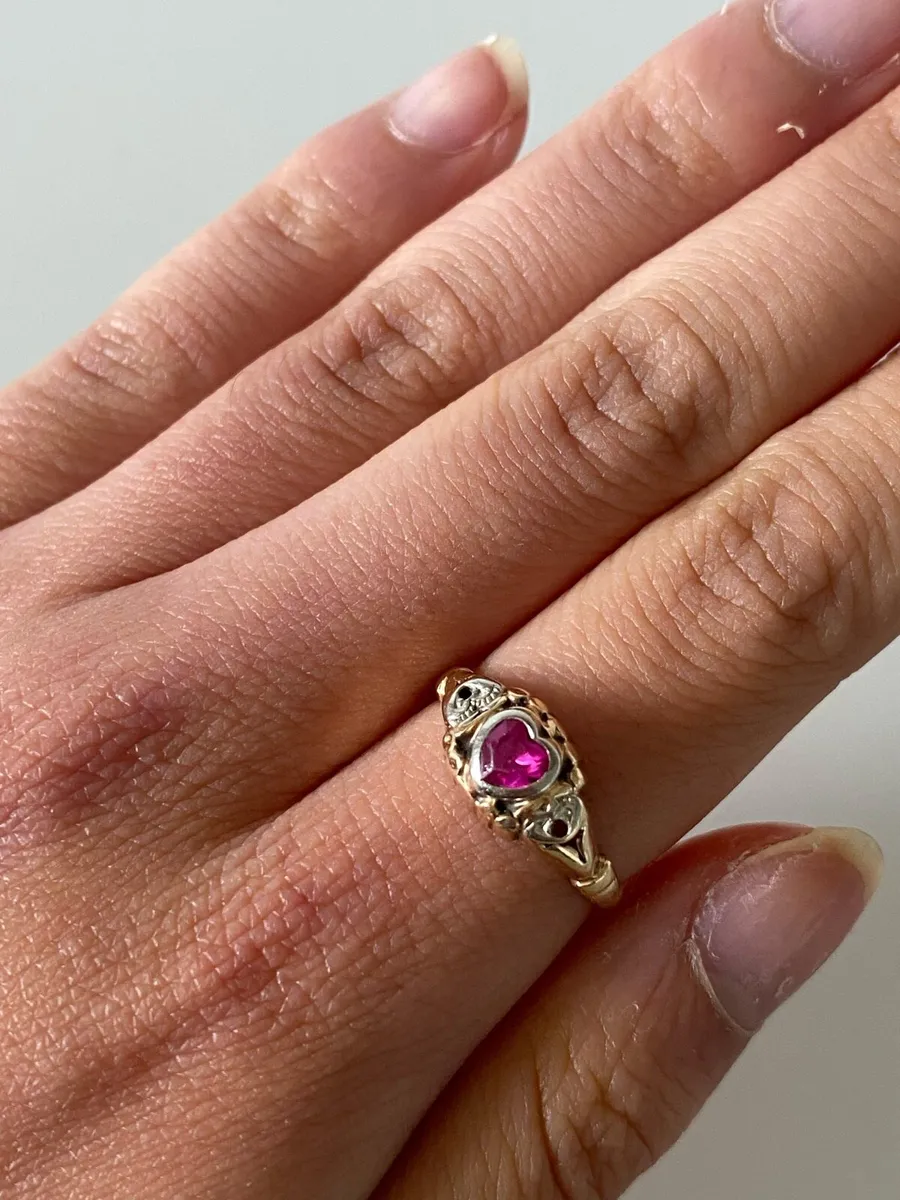 Engagement ring -  18k Ruby heart gold ring - Image 4