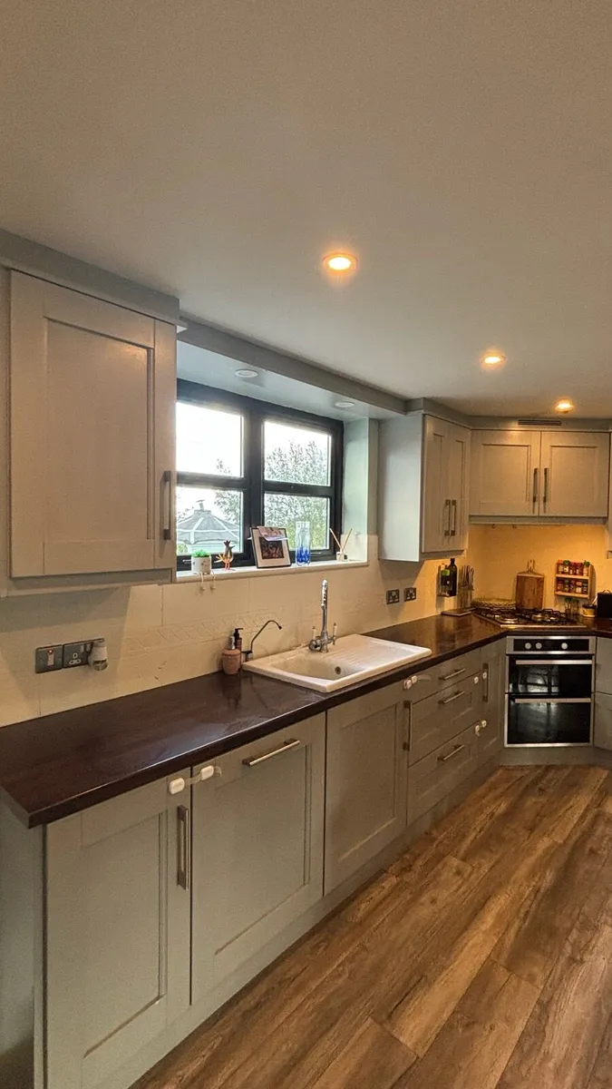 Kitchen for sale with matching utility units - Image 2