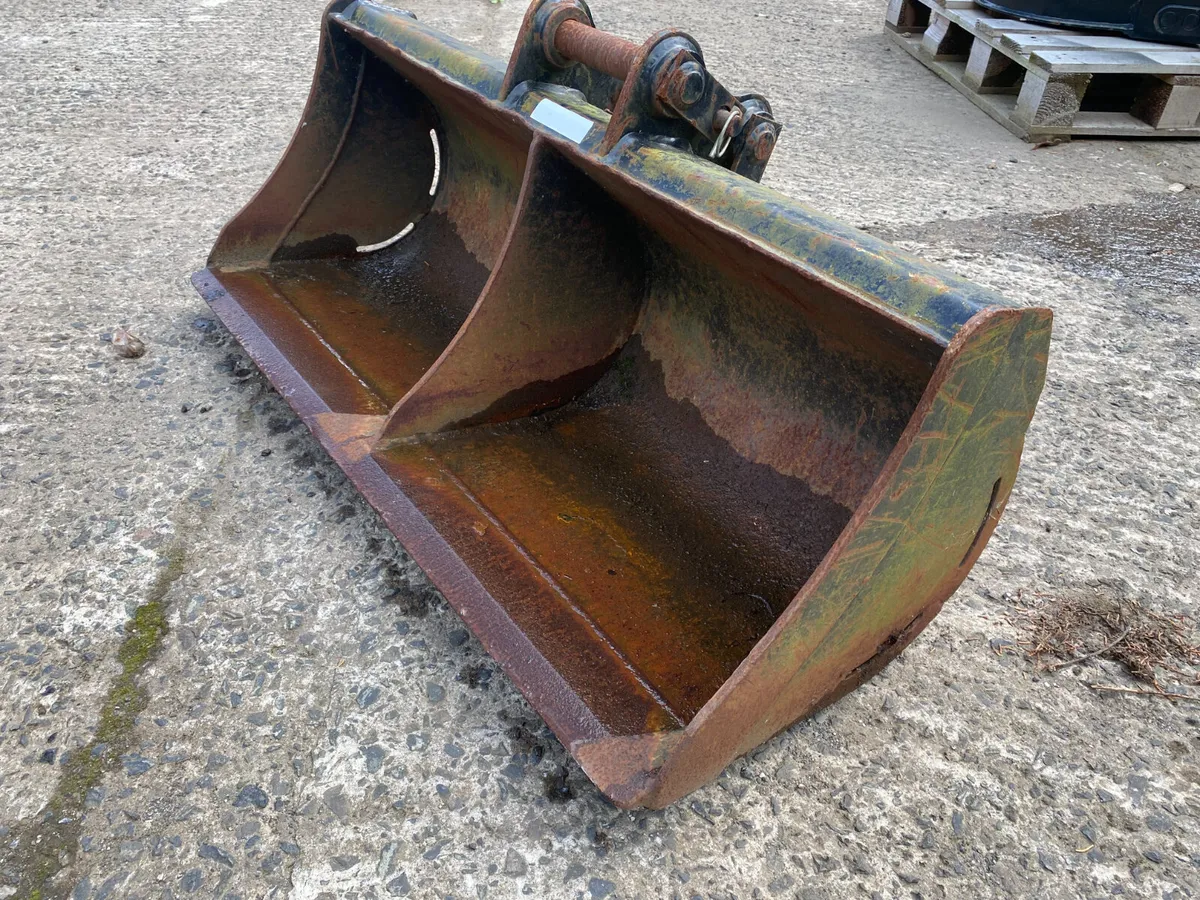 Used JCB Grading Bucket 980/B2532 - Image 1