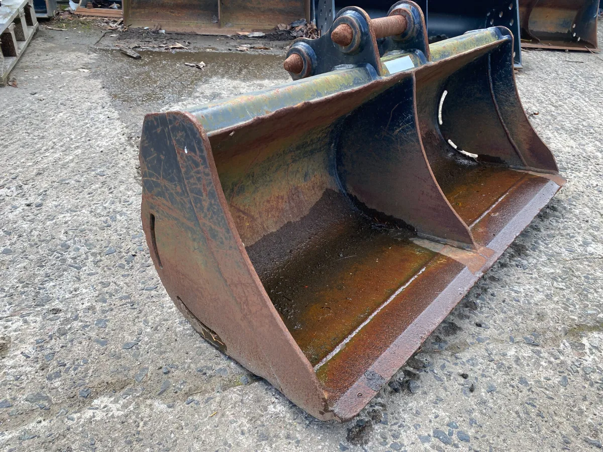 Used JCB Grading Bucket 980/B2532 - Image 2