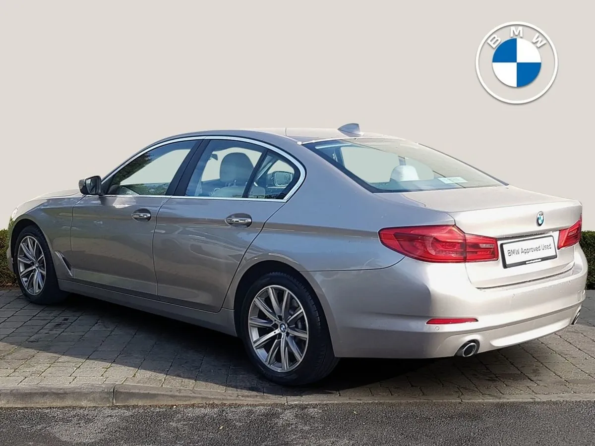 BMW 5 Series 520d SE - Image 2