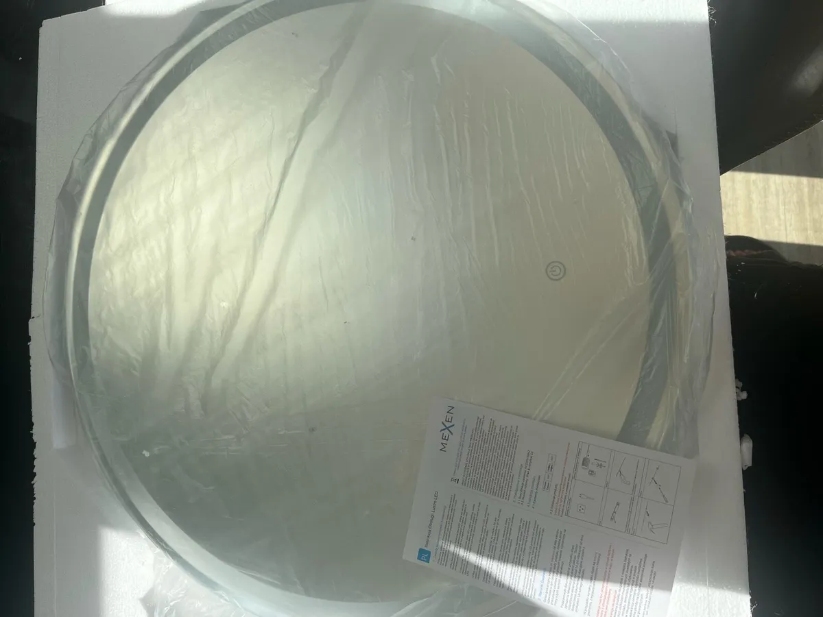 Circular mirror - Image 1