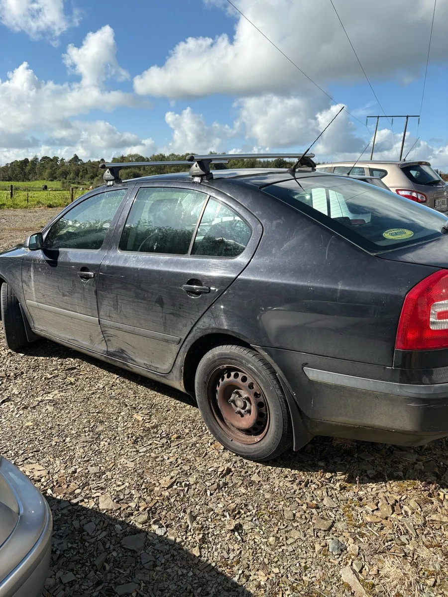 2007 petrol Octavia - Image 2
