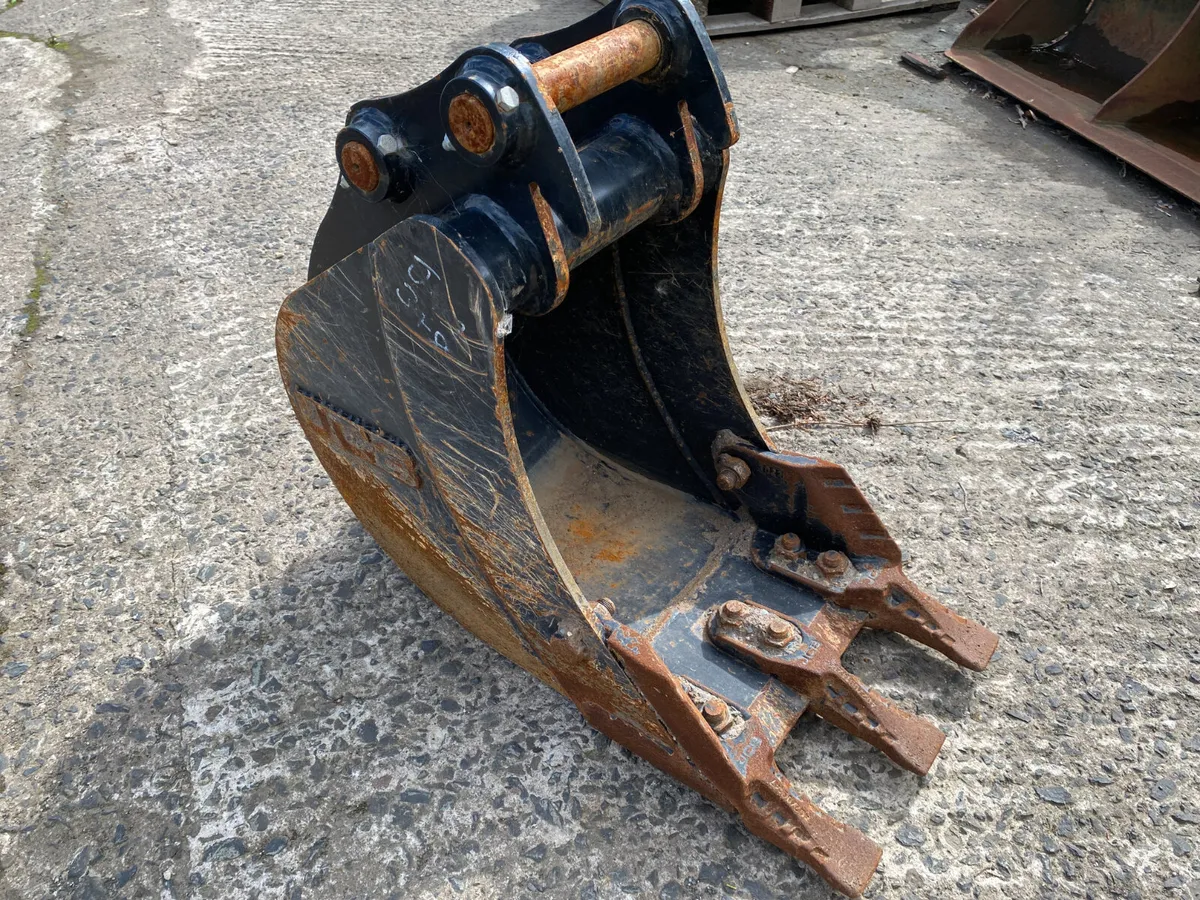 Used JCB Digging Bucket 980/B2521 - Image 1