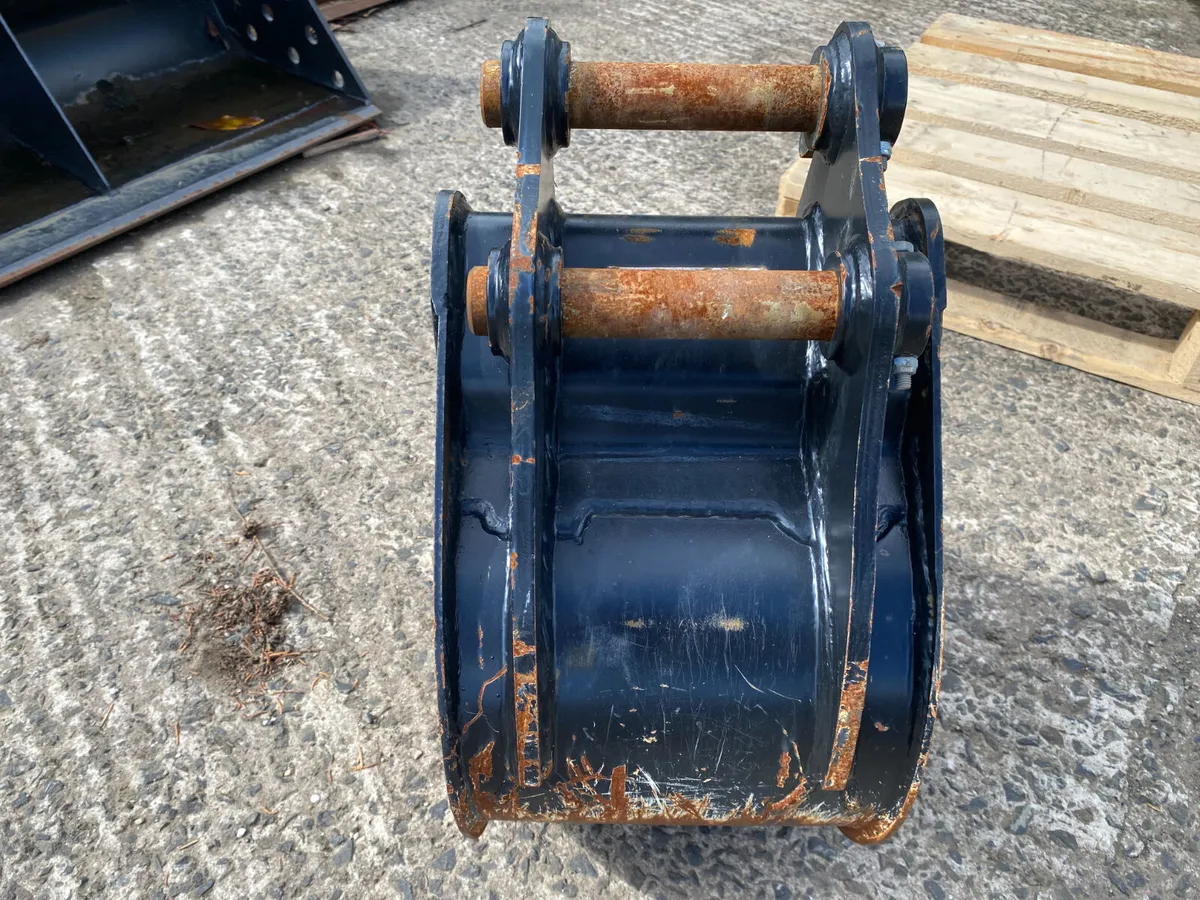 Used JCB Digging Bucket 980/B2521 - Image 3