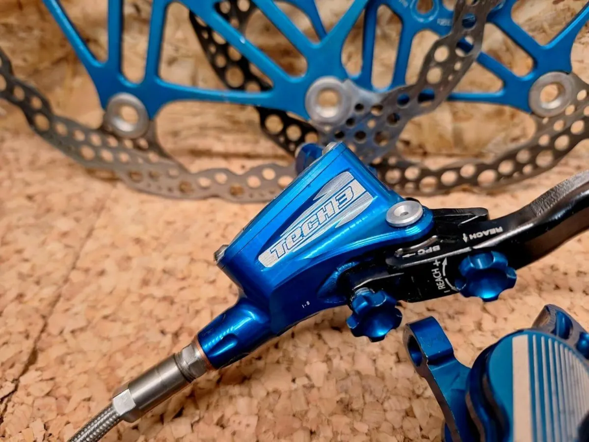 Hope Tech 3 V4 Disc Brake Set Blue Edition - Image 2