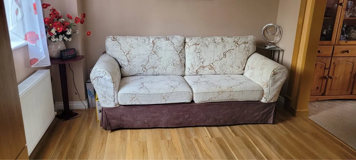 Pull out Couch - Image 2