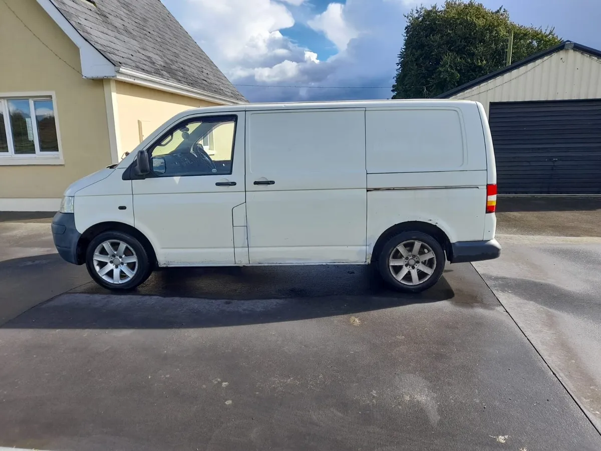 Volkswagen Transporter - Image 2
