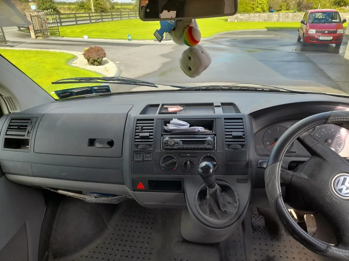 Volkswagen Transporter - Image 3