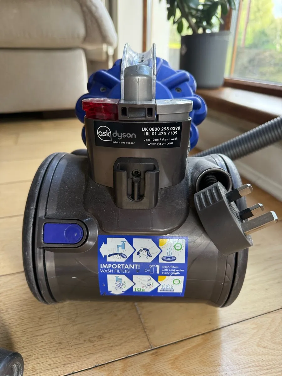 Dyson Vacuum Cleaner DC26 - Image 4