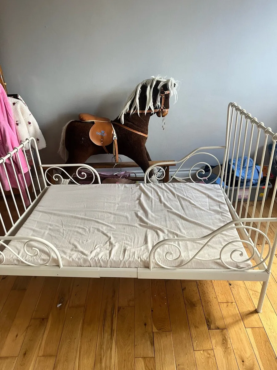 Extendable IKEA bed - Image 4