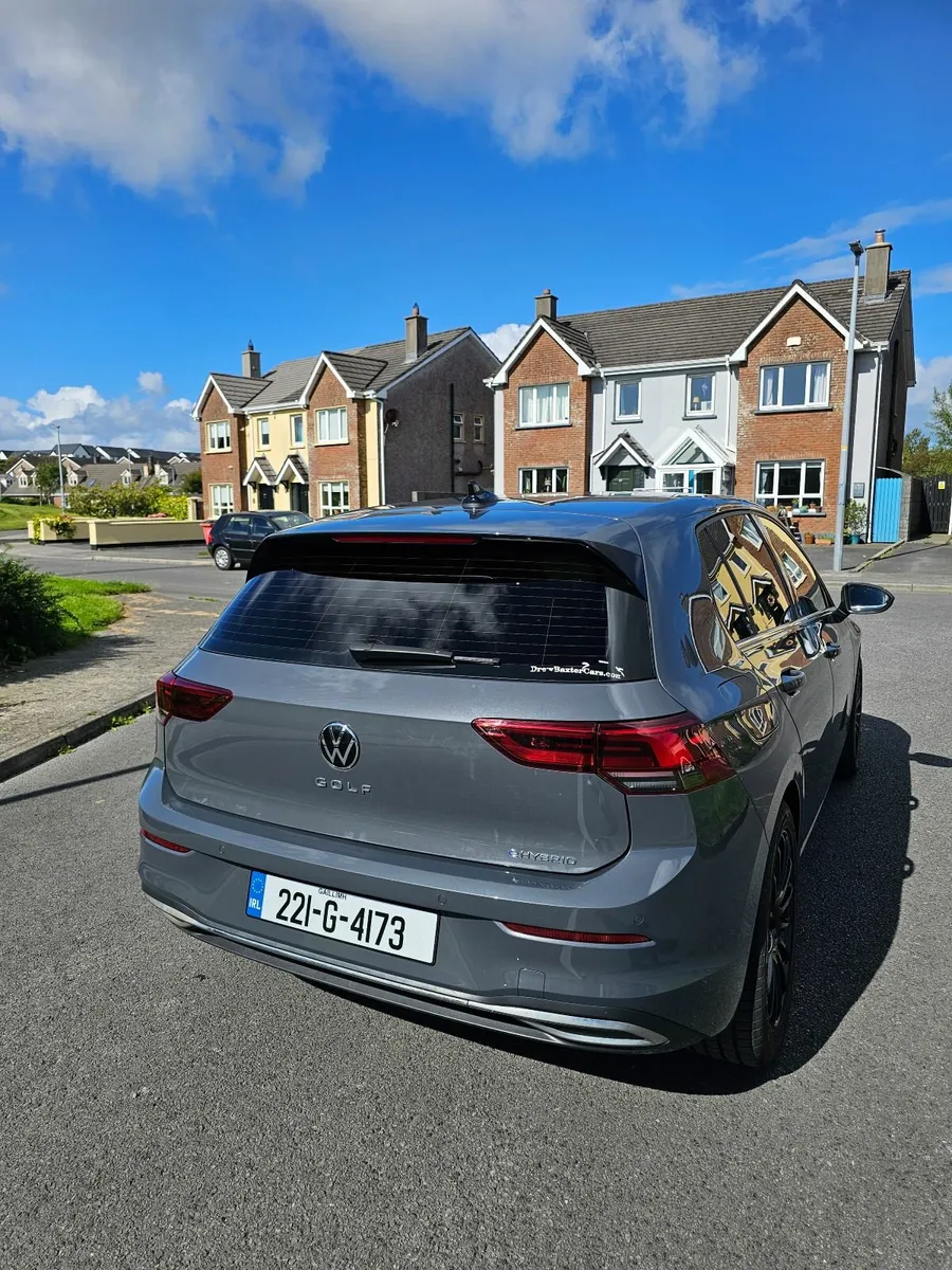 VW Golf 221 E Hybrid - Image 3
