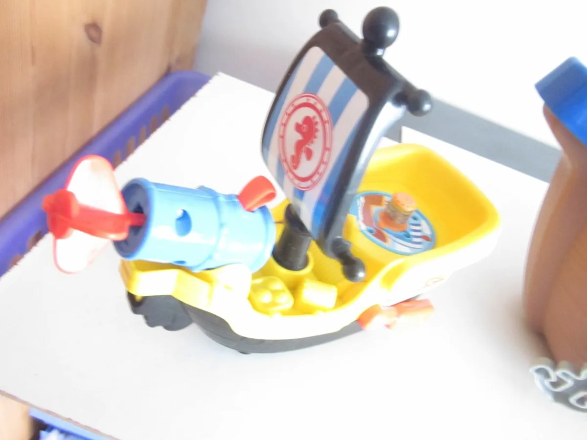 Chad ValleyPirate Ship with Lights /Sounds Playset - Image 3