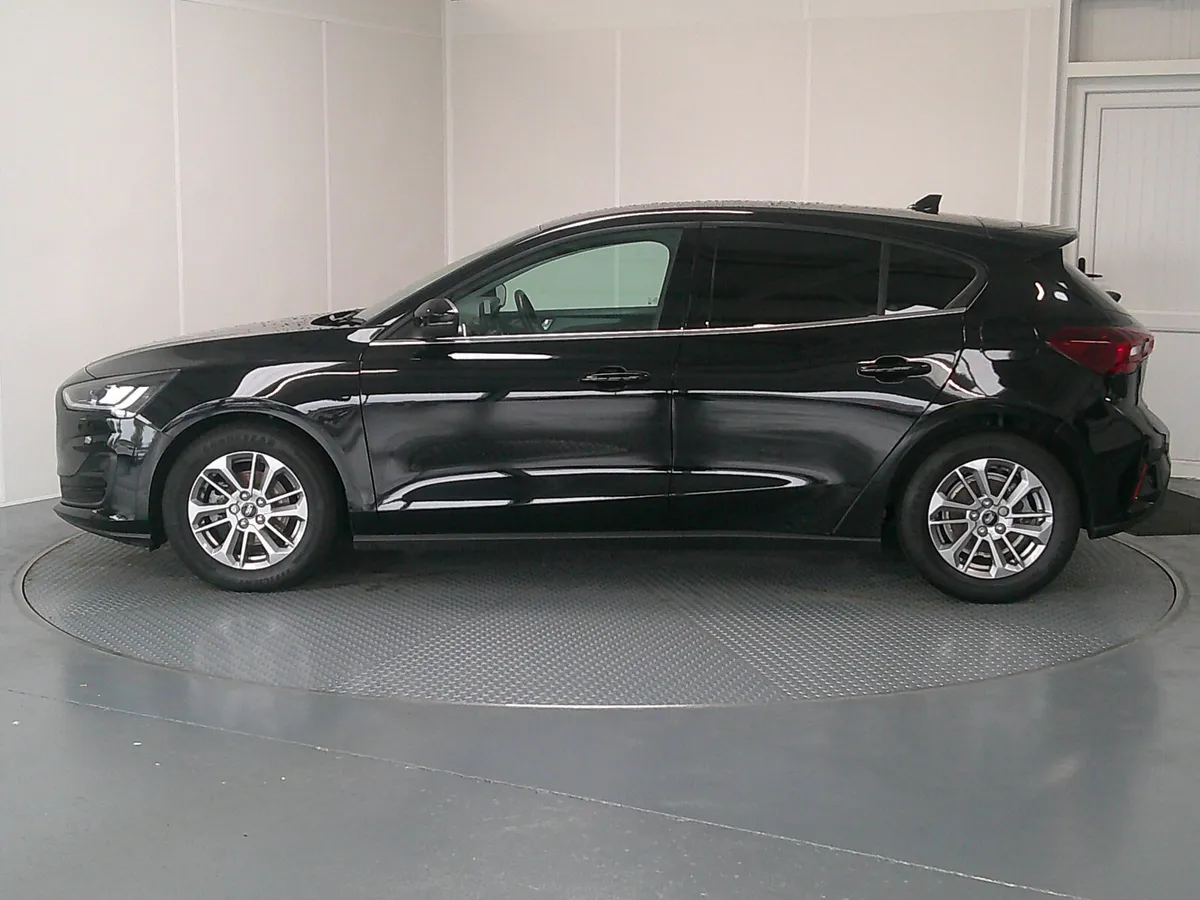 Ford Focus 2023 - Image 4