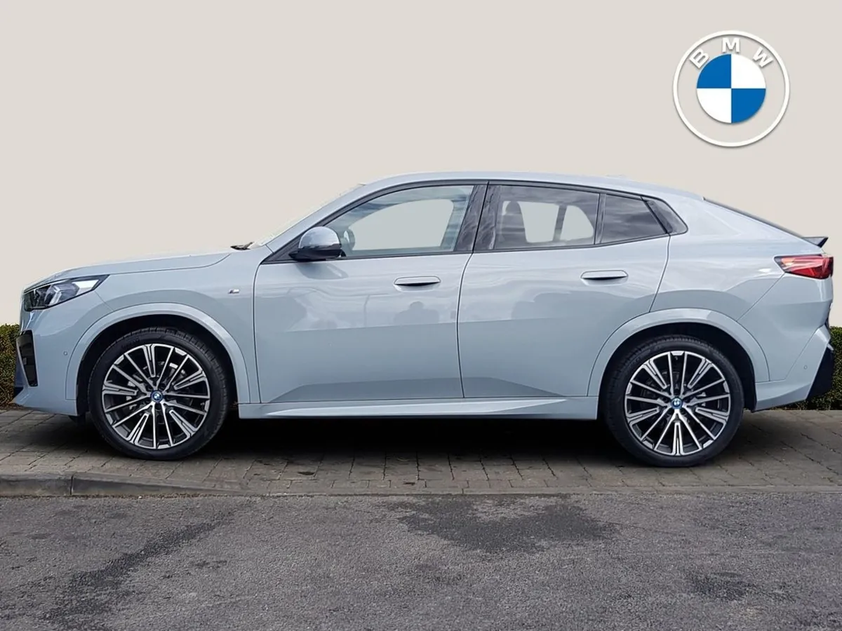 BMW iX2 Edrive20 M Sport - Image 3