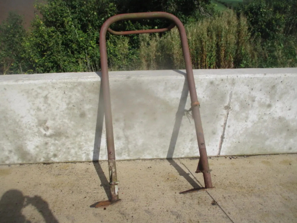 Massey Ferguson 35 - 135 Roll Bar - Image 2