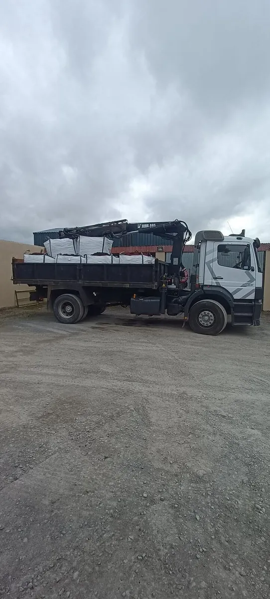 Mercedes 18ton tipper - Image 3