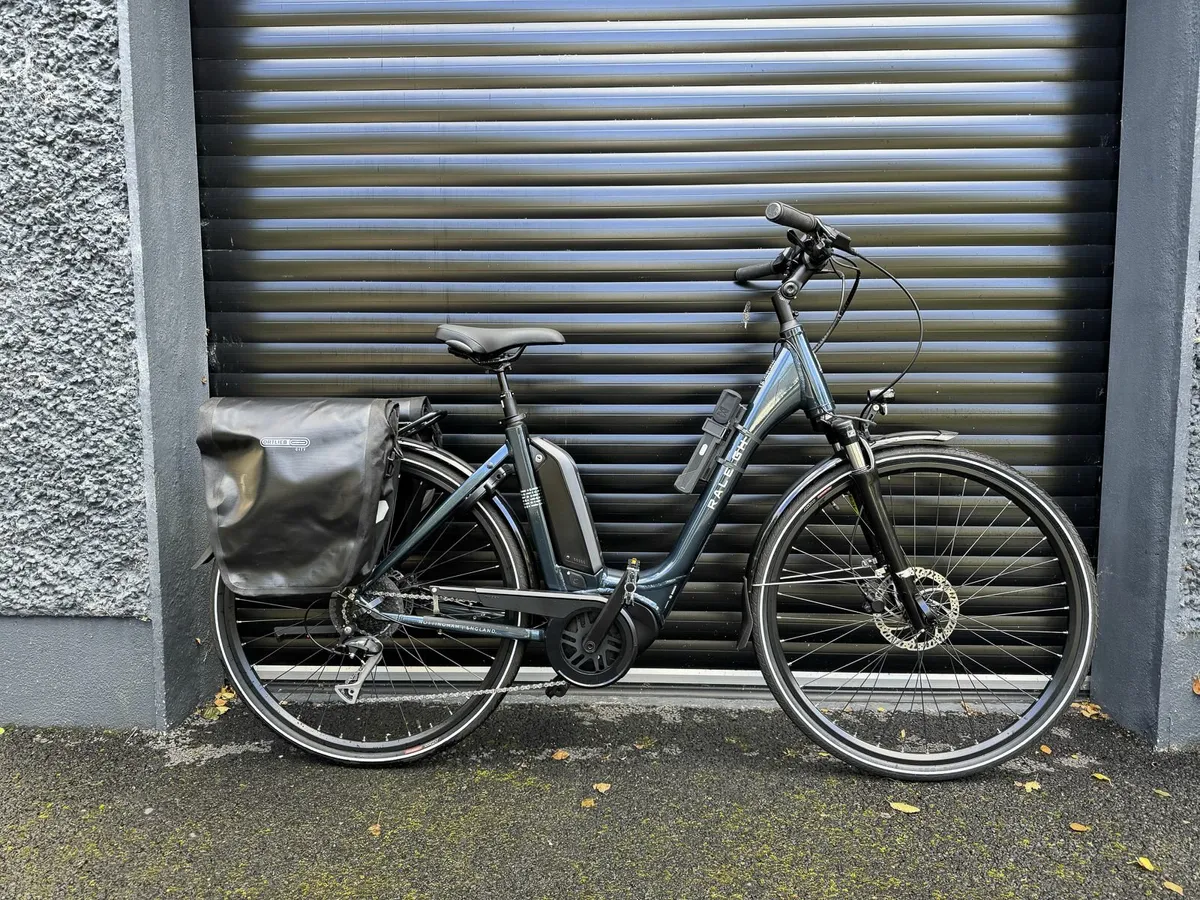 Raleigh Motus Grand Tour Electric Bike - Image 2
