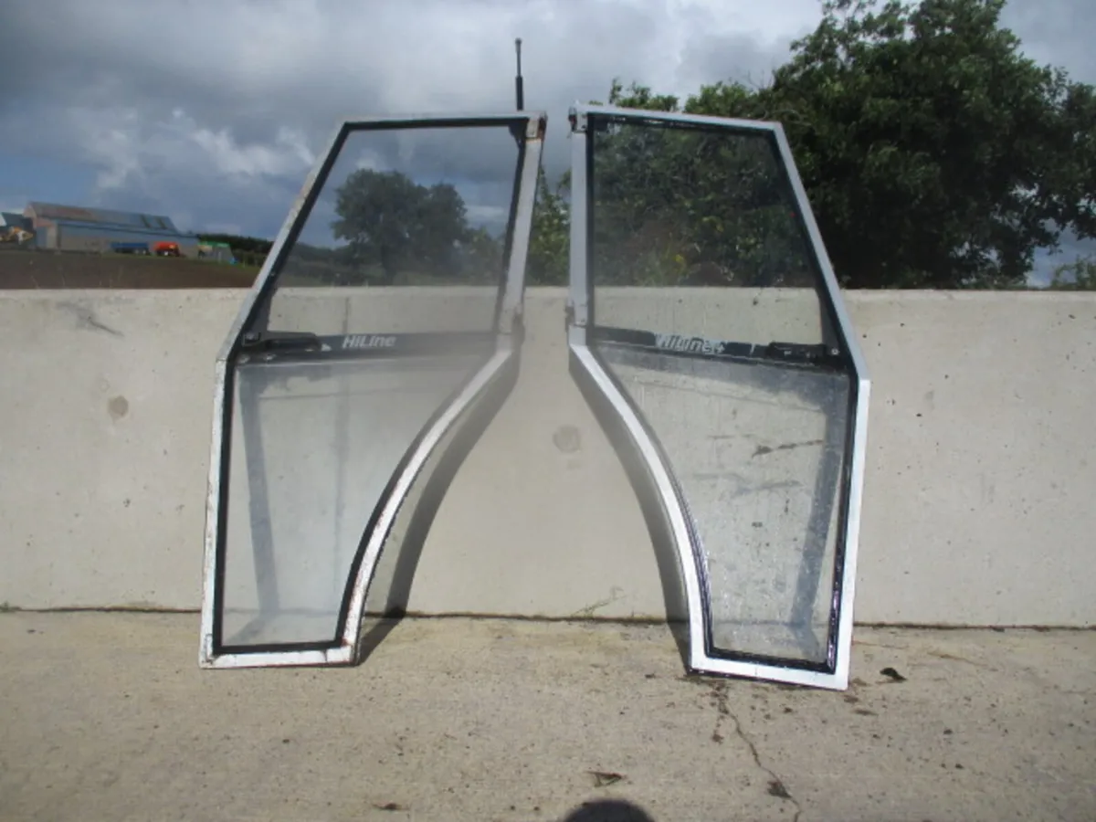 x2 MF 300 Series Hi line Doors - Image 1