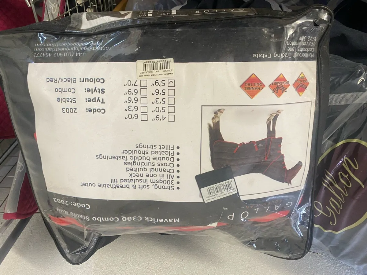 Full neck stable rug 5’9 - Image 2