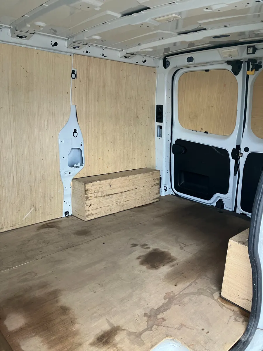 Renault Trafic 2022 - Image 2