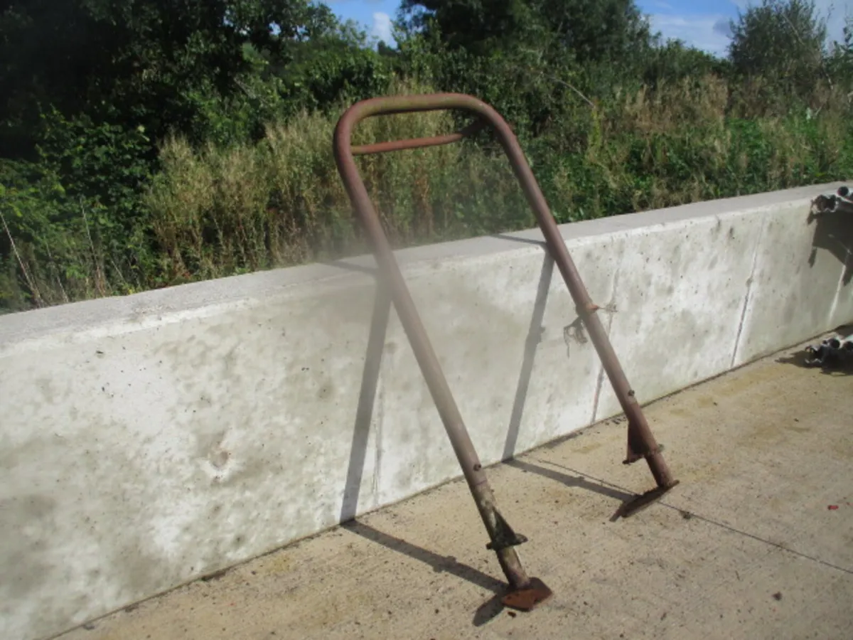 Massey Ferguson 35 - 135 Roll Bar - Image 2