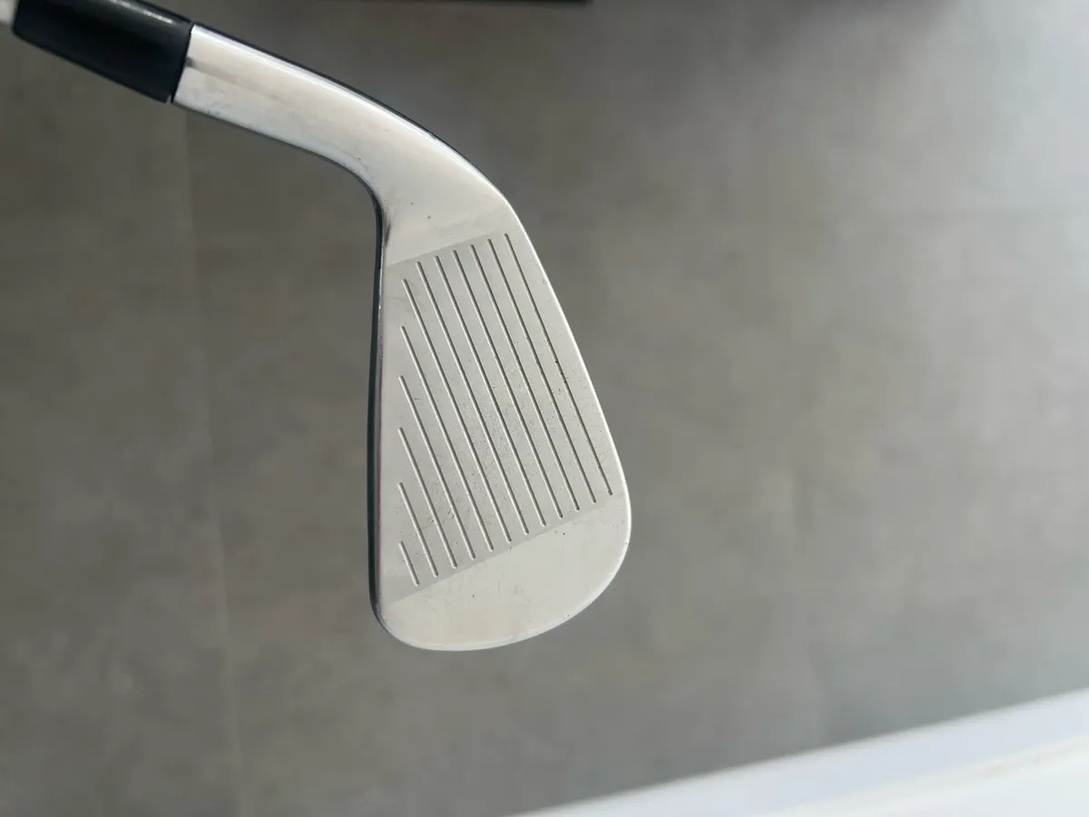 Titleist 2 Iron - Image 2