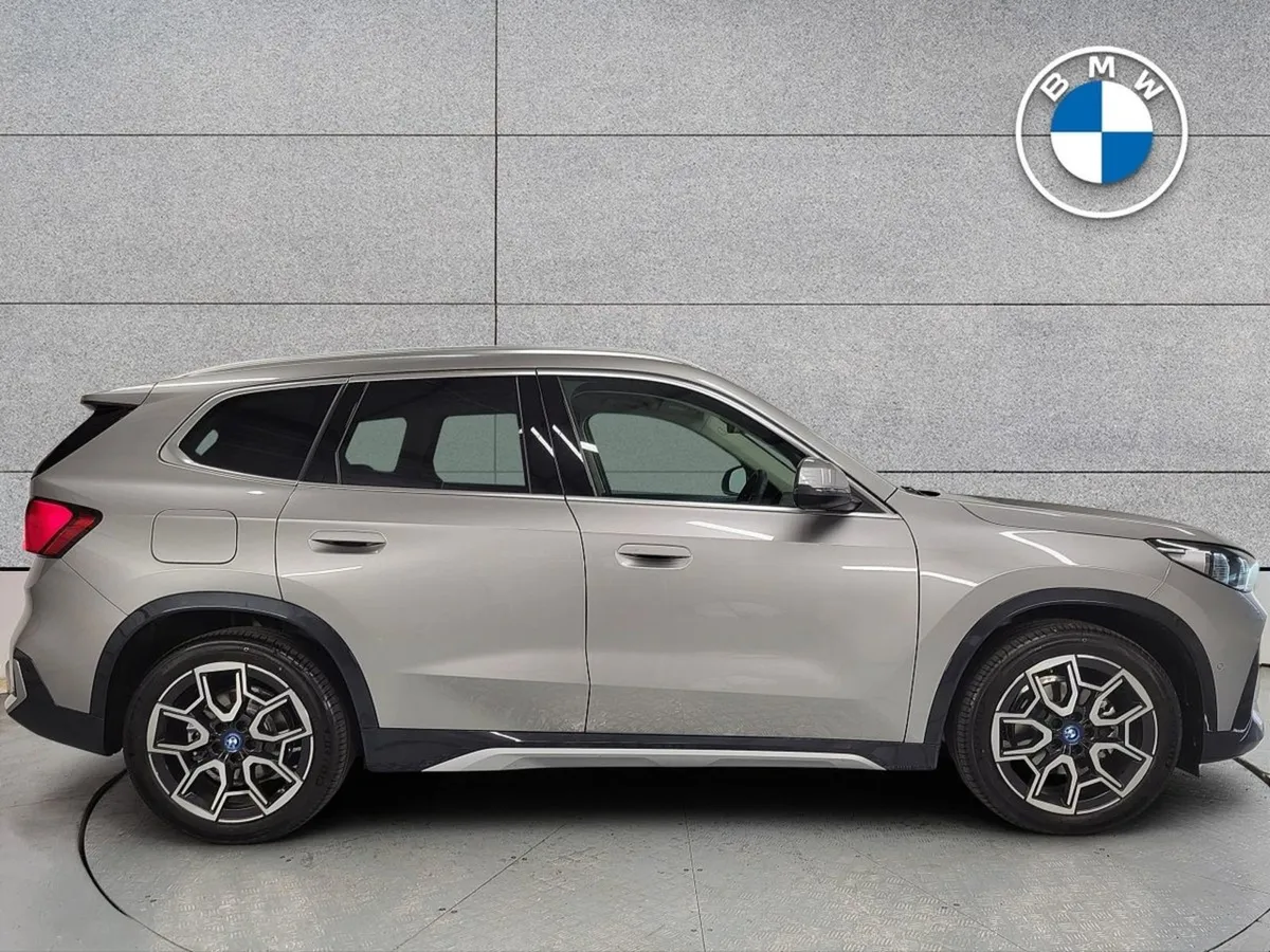 BMW iX1 Edrive20 Xline - Image 3