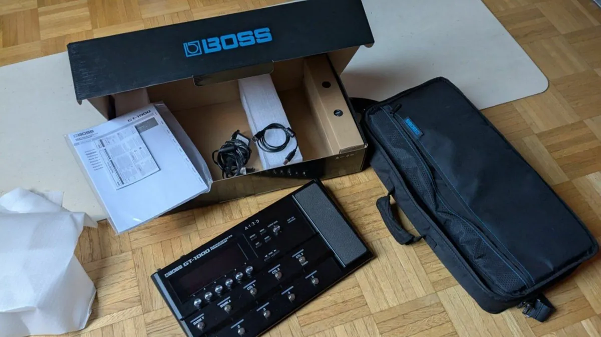 boss gt-1000 multi-effects pedal bundle well care - Image 4