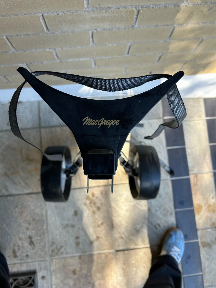 Golf Trolley ( Push) McGregor brand - Image 3