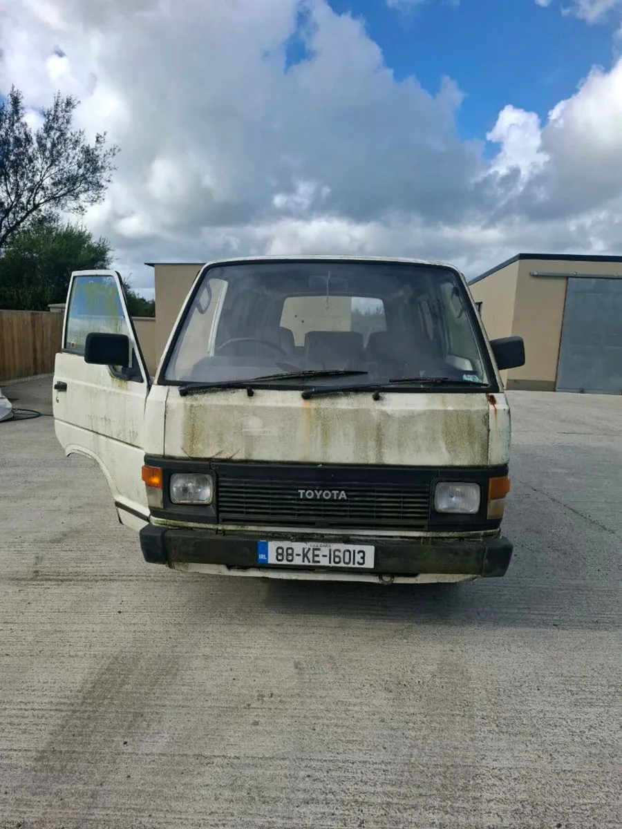 1988 Toyota hiace - Image 3