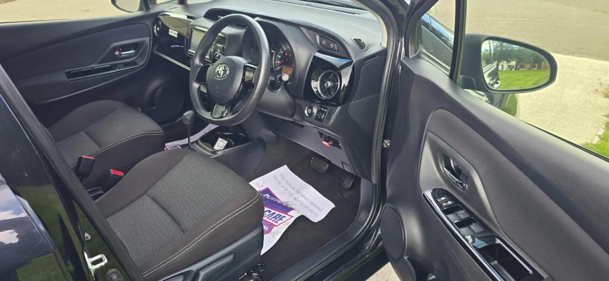 TOYOTA VITZ 2019/6 F SAFETY EDITION 3 - Image 3