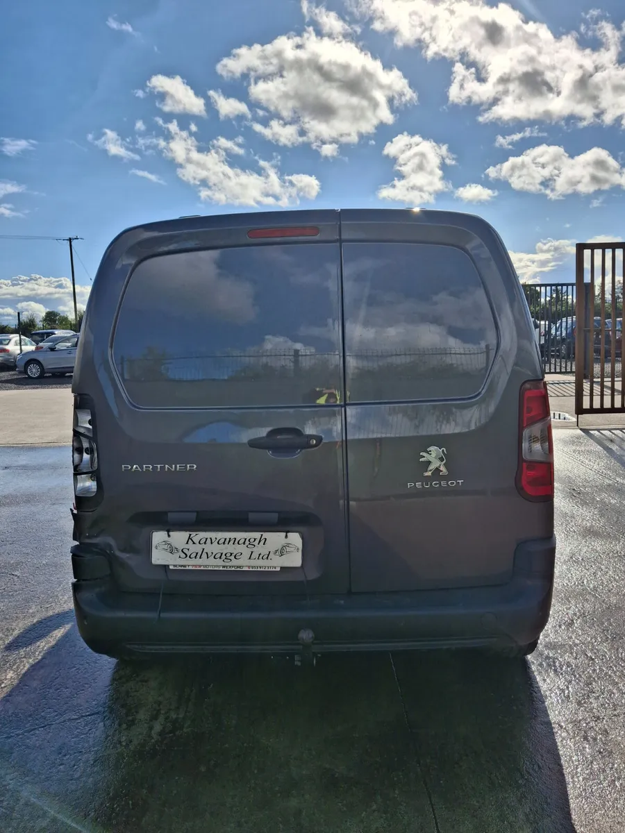 211 Peugeot Partner  Professional  1.5 Diesel - Image 4