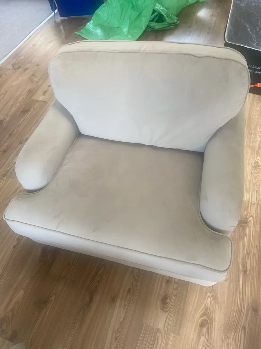 Three Piece Sofa Suite - Image 4