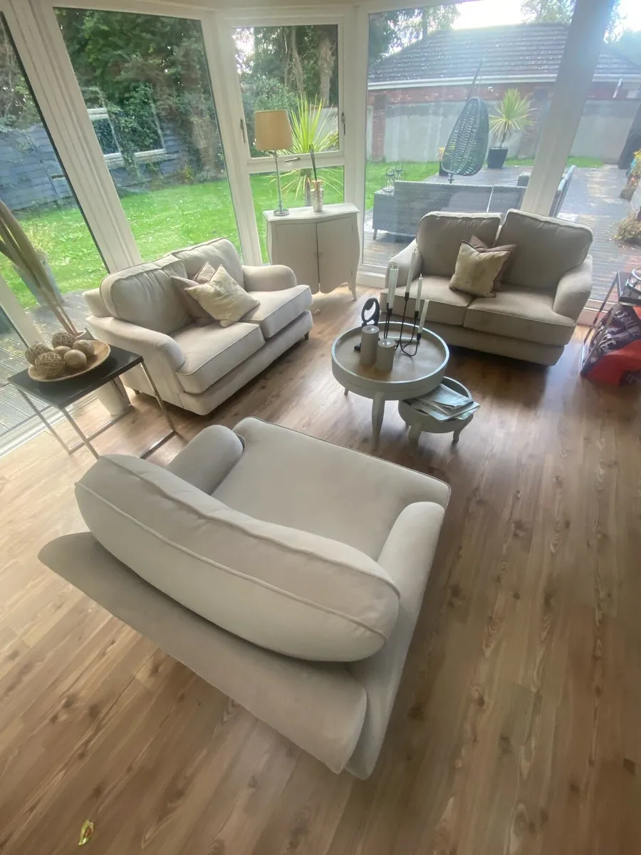 Three Piece Sofa Suite - Image 1