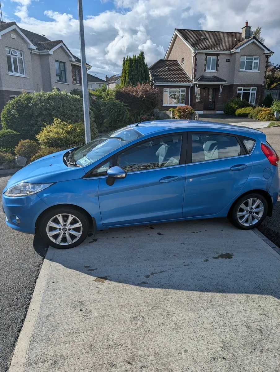 Ford Fiesta 2010 - Image 1