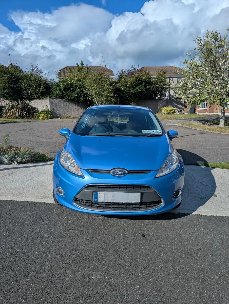 Ford Fiesta 2010 - Image 2