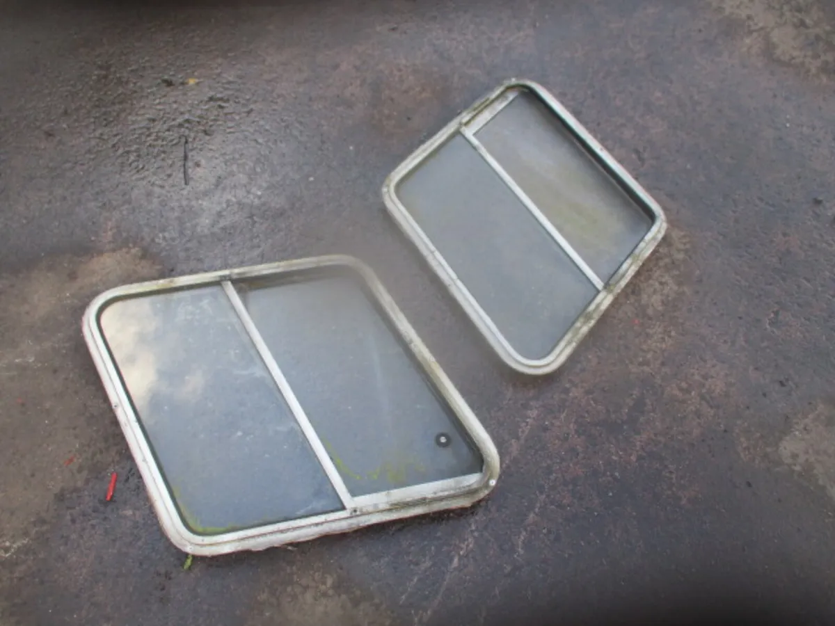 Original Duncan Cab Side Windows - Image 1