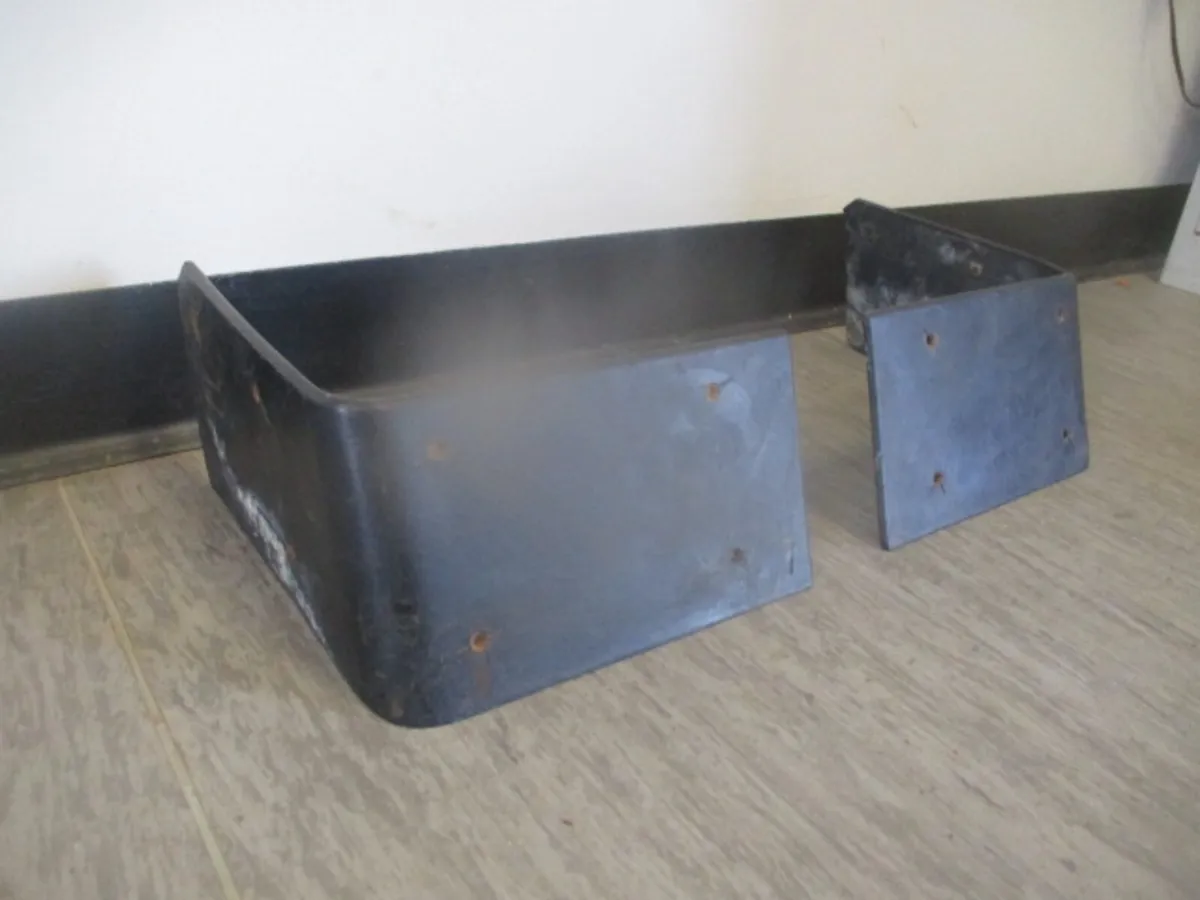 Fiat Cab Lower Plastics - Image 2