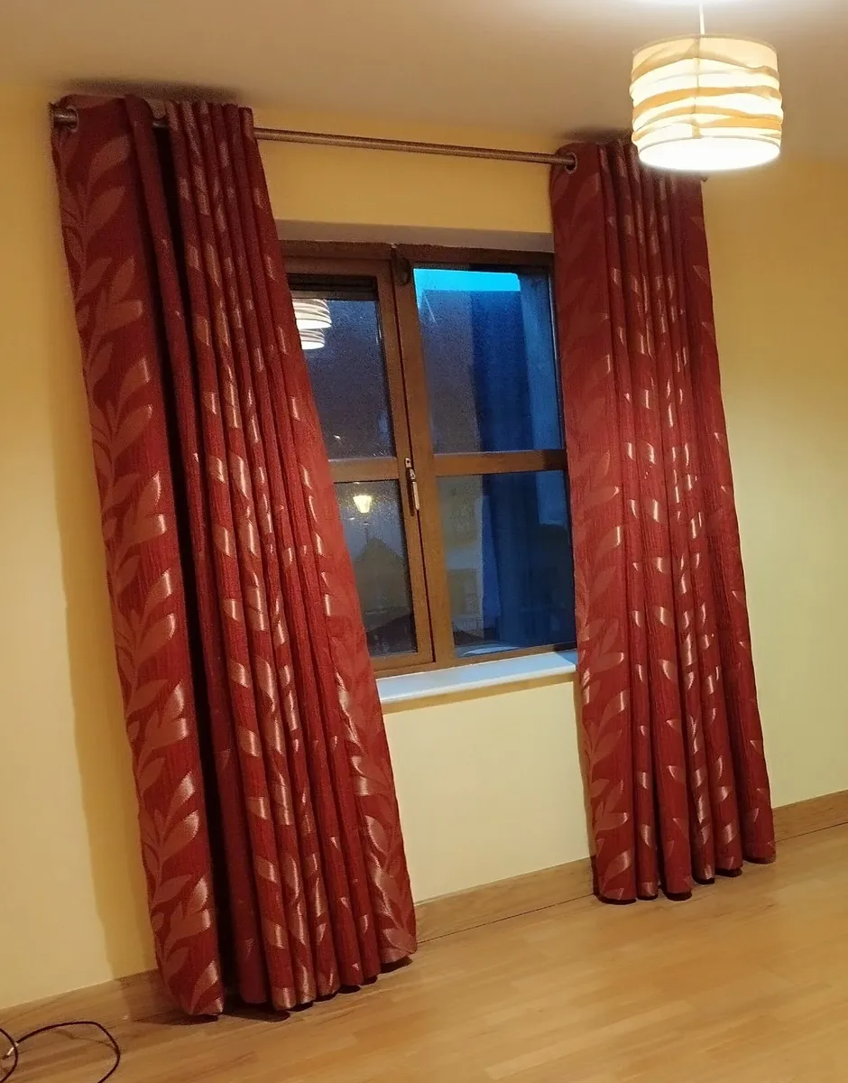 Curtains - Image 2