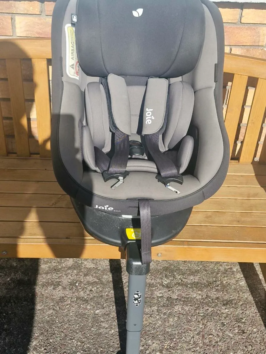 Child car seat - Image 1