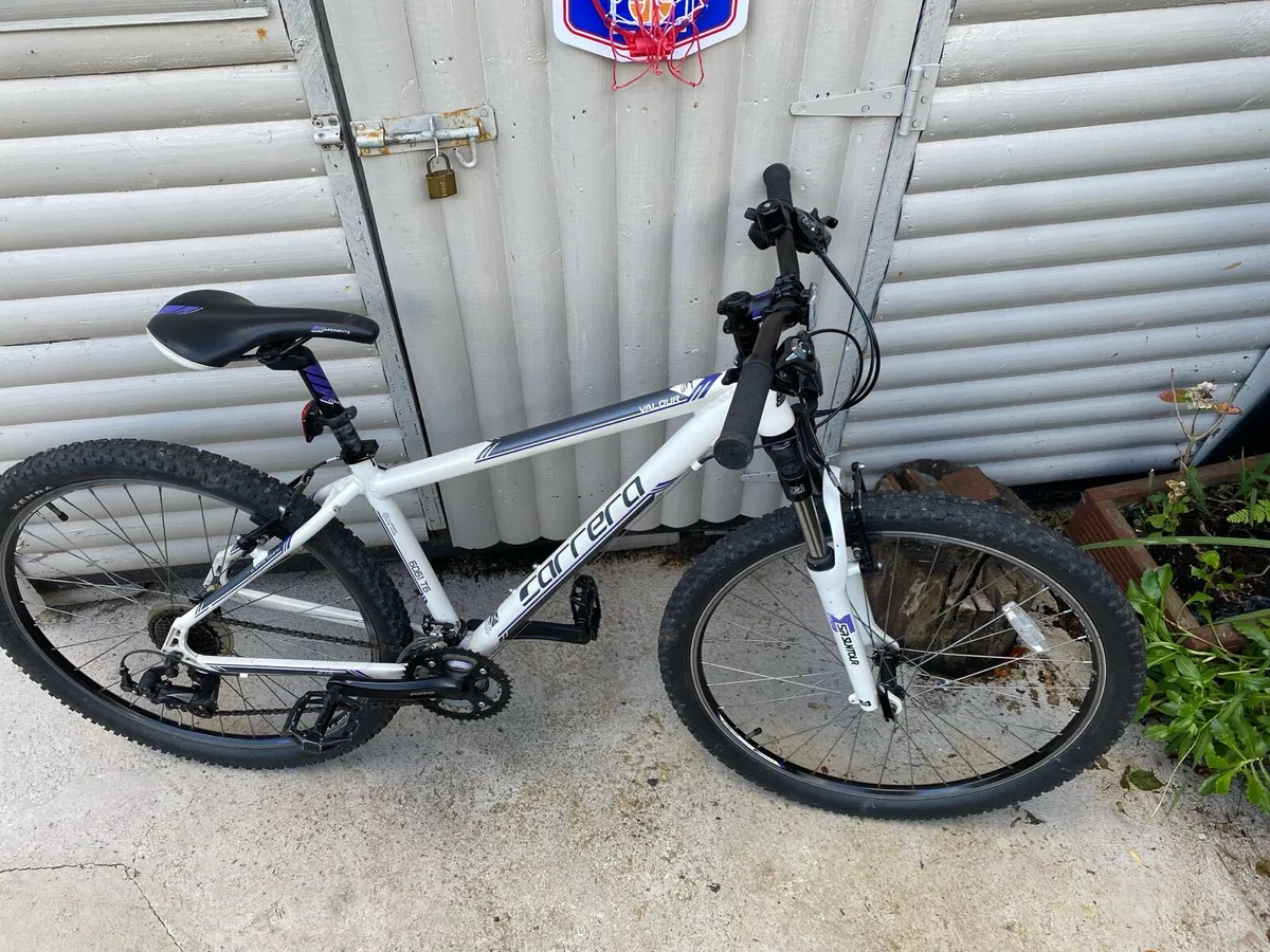 Like new Carrera Valour 27.5 21 speed 17 inch - Image 2
