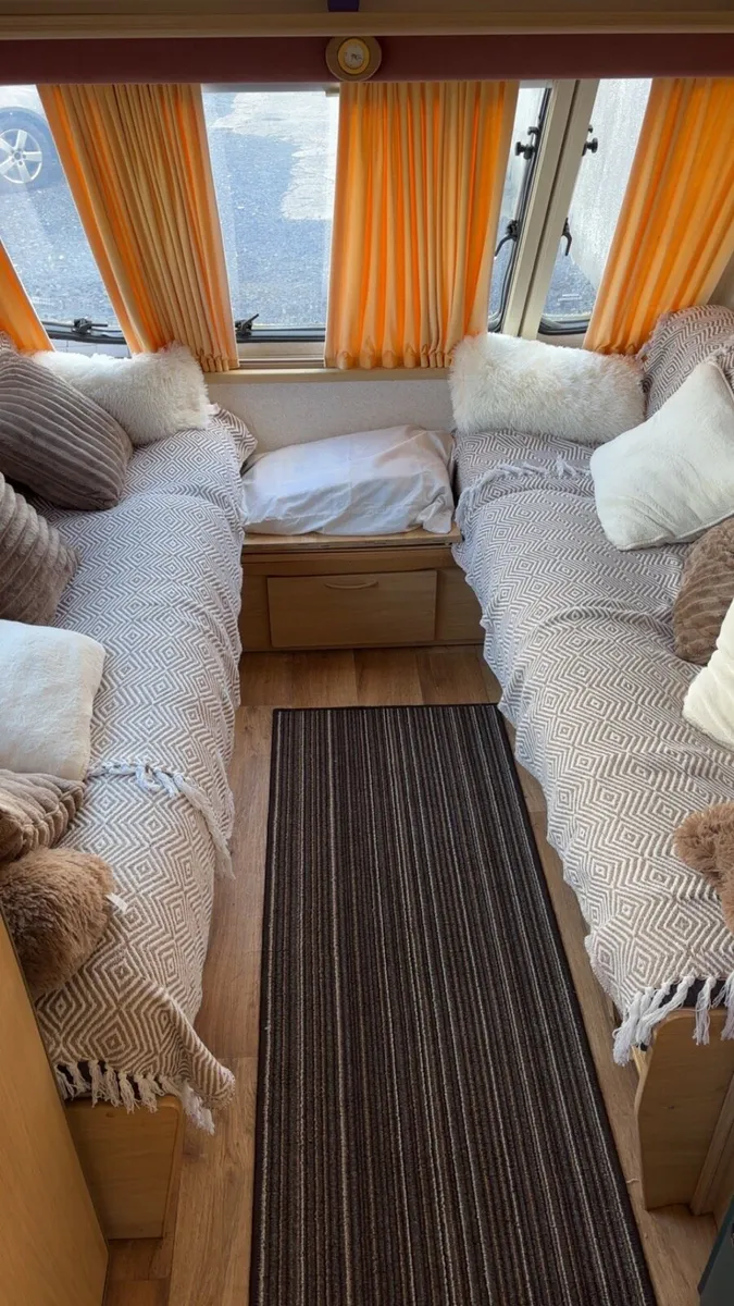 Caravan - Image 3