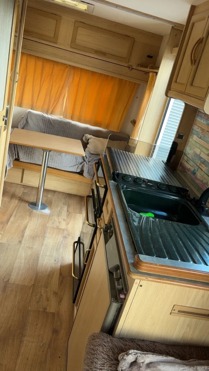 Caravan - Image 4