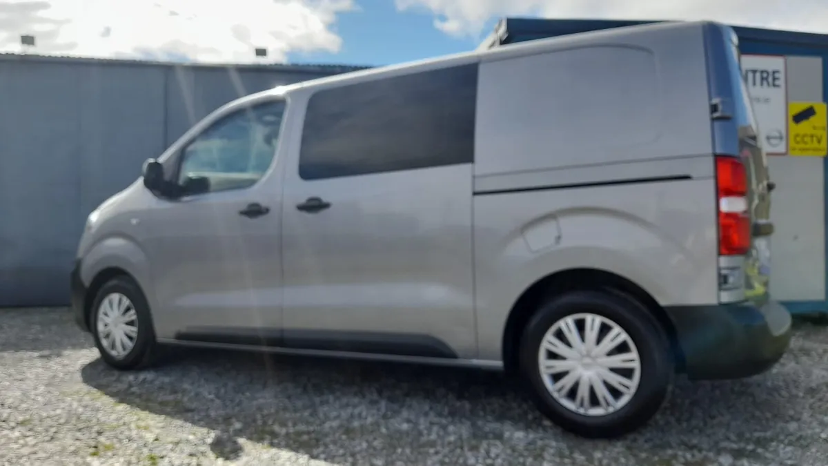 202  Citroen Dispatch Crew Cab blue hdi 120 - Image 3