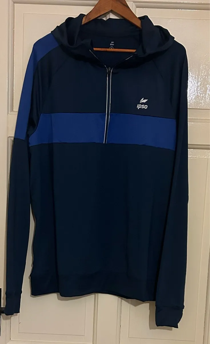 Sports wear top - Image 1
