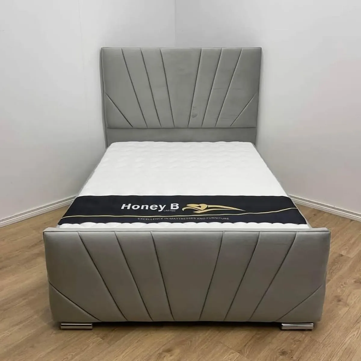 Queen Beds With Metress/ Comfort design nd style - Image 4