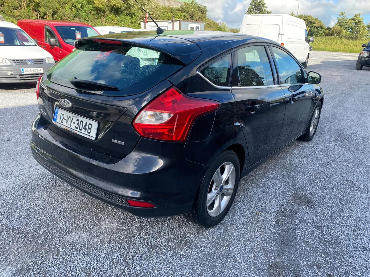Ford Focus 2012 - Image 2