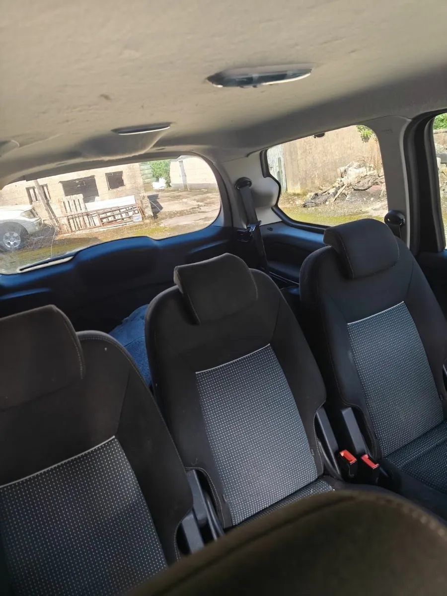Ford Galaxy 2014 - Image 2