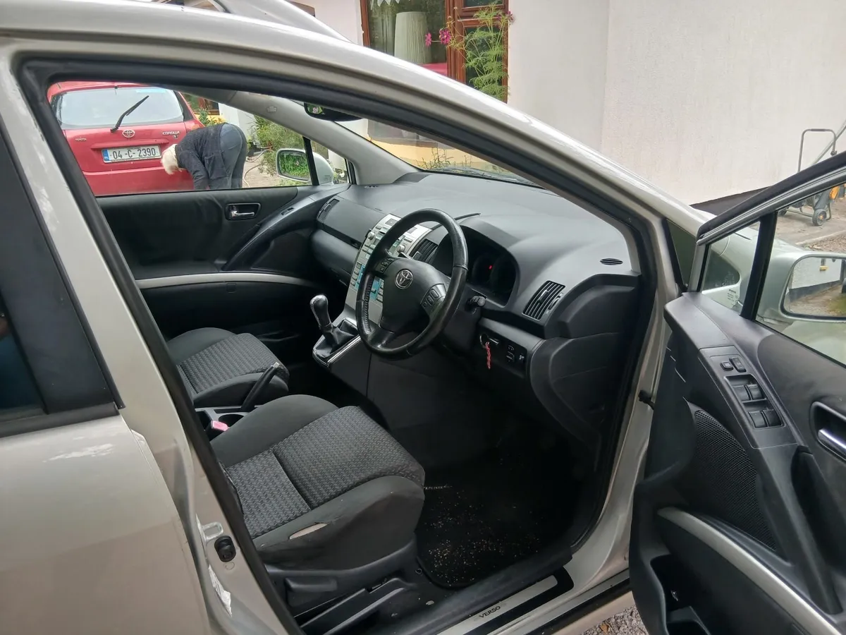 Toyota Corolla 2008 - Image 2